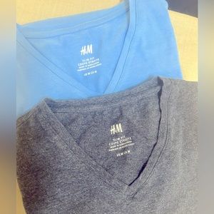 Set of 2 men’s slim fit v neck tees, dark Heather & bright blue colors